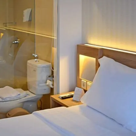 Whiz Prime Hotel Basuki Rahmat Malang-3